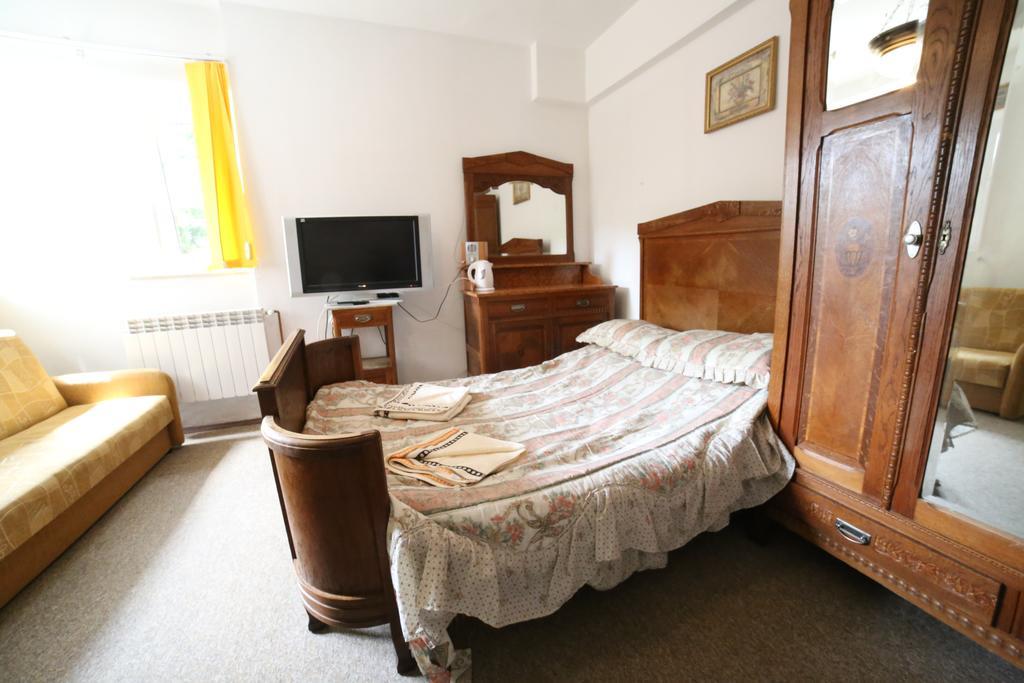 Bed and Breakfast Domy Wczasowe Tryumfy Krynica-Zdrój Pokoj fotografie